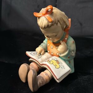 Goebel Hummel “Book Worm” 1989